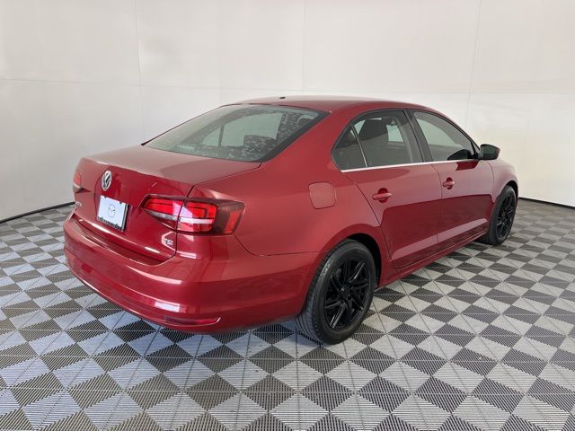 Thumbnail: 2017 Volkswagen Jetta - 4