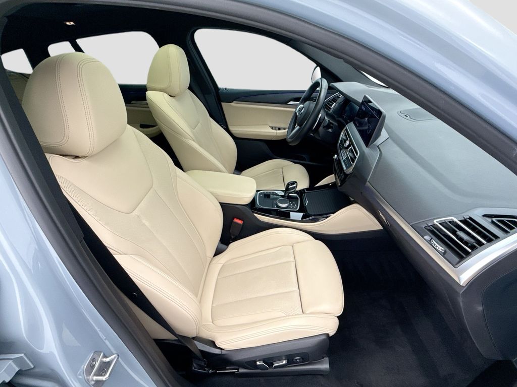 Thumbnail: 2024 BMW X4 - 19