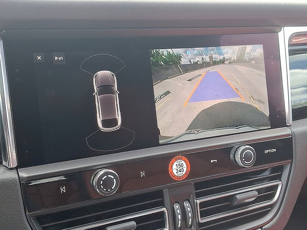 Thumbnail: 2025 Porsche Macan - 20