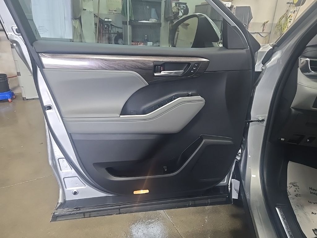 Used 2023 Toyota Highlander SUV