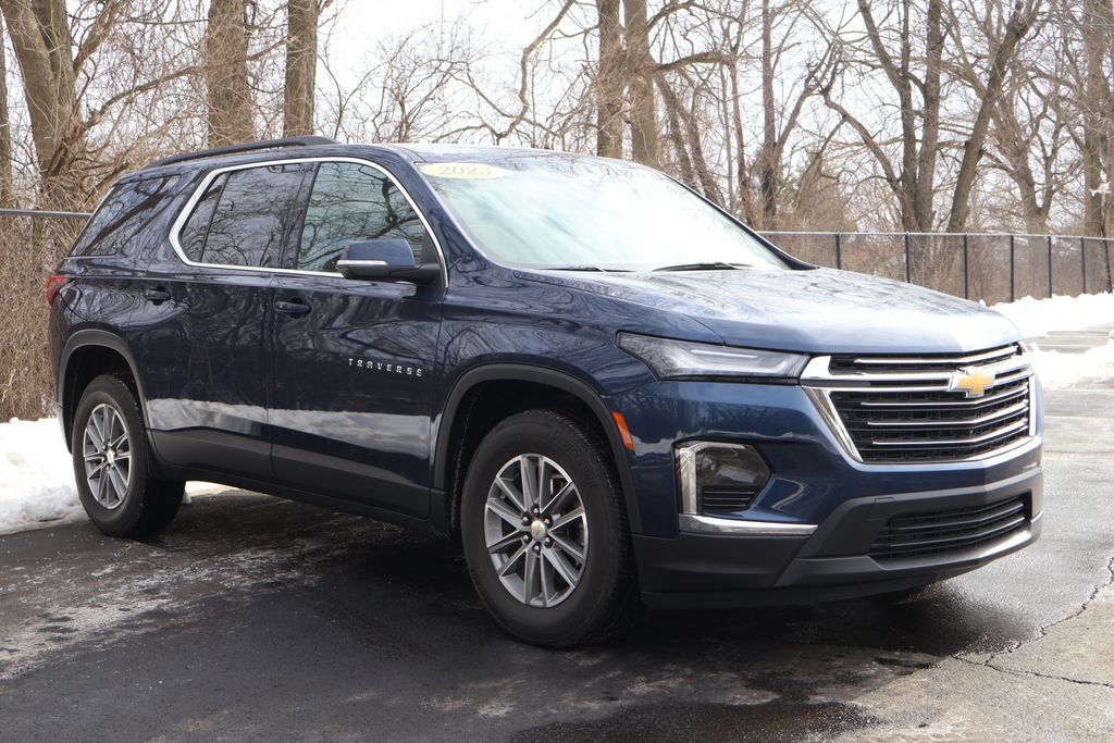 Thumbnail: 2023 Chevrolet Traverse - 13