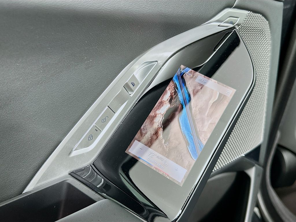 Thumbnail: 2025 BMW 7 Series - 25