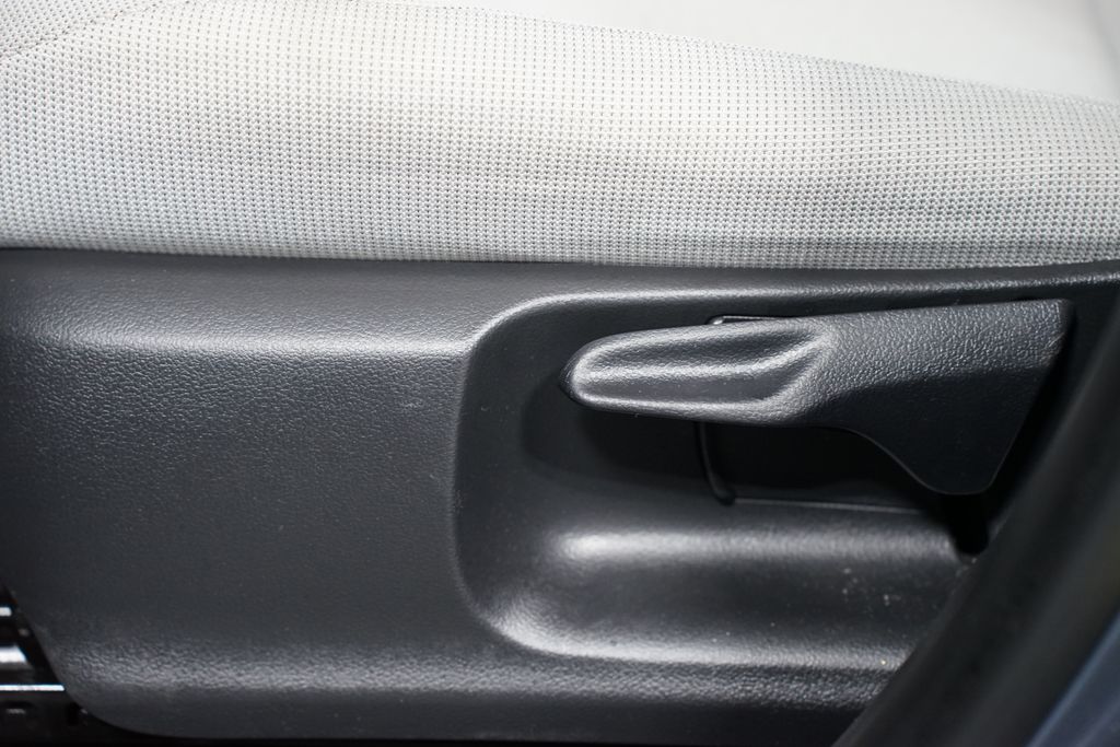 Thumbnail: 2025 Toyota Corolla Cross - 30