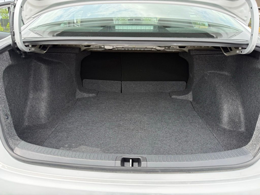 Thumbnail: 2025 Toyota Corolla - 26