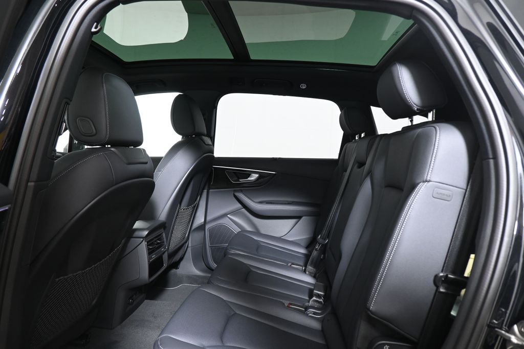 Thumbnail: 2026 Audi Q7 - 28