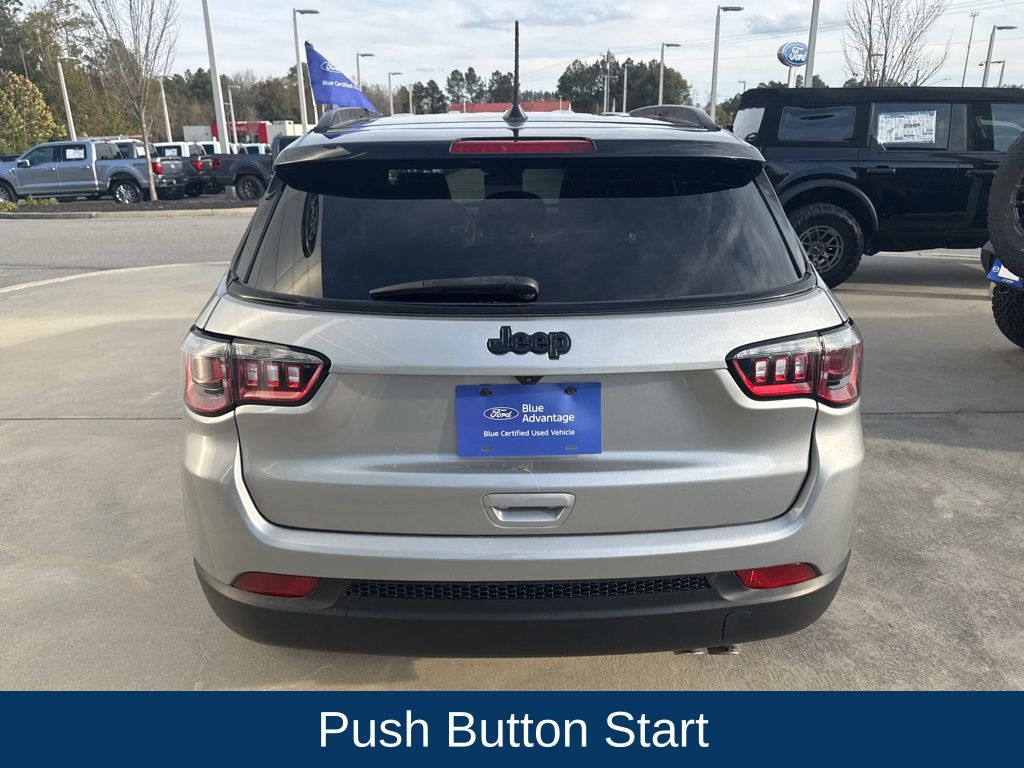 2022 Jeep Compass Altitude FWD