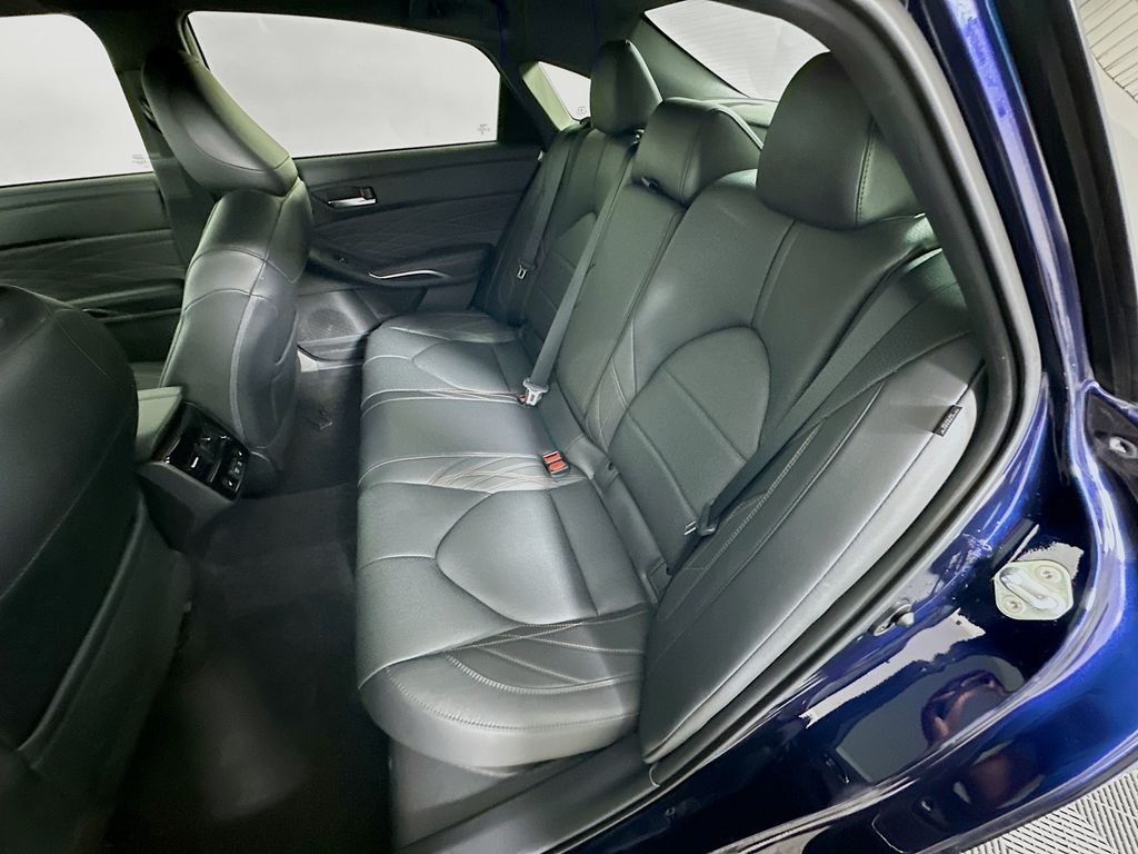 Thumbnail: 2021 Toyota Avalon - 25