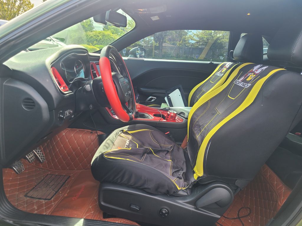 2018 Dodge Challenger 392 Hemi Scat Pack Shaker