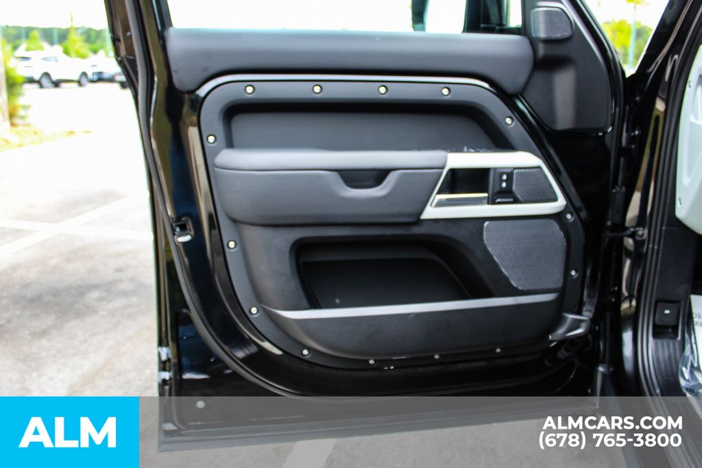Used 2024 Black Land Rover S image 34