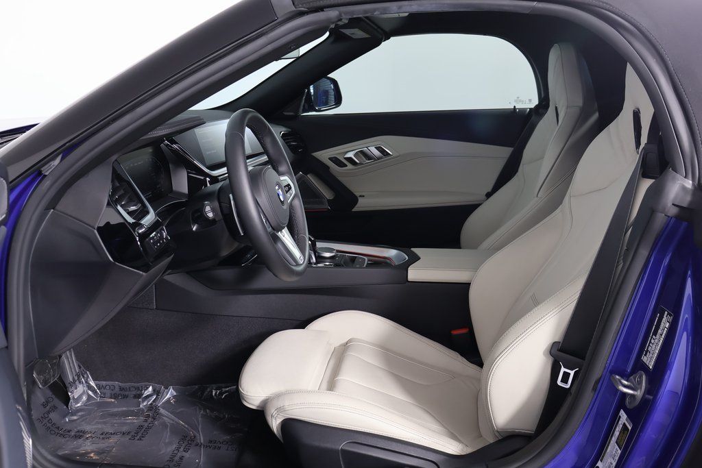 Thumbnail: 2025 BMW Z4 - 7