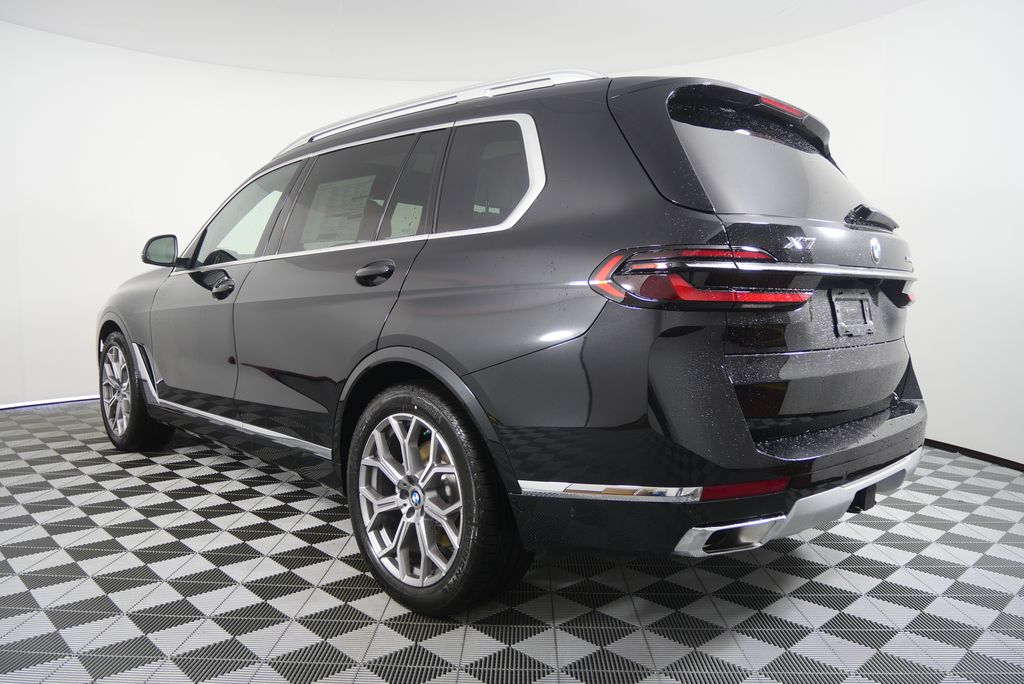 Thumbnail: 2026 BMW X7 - 5