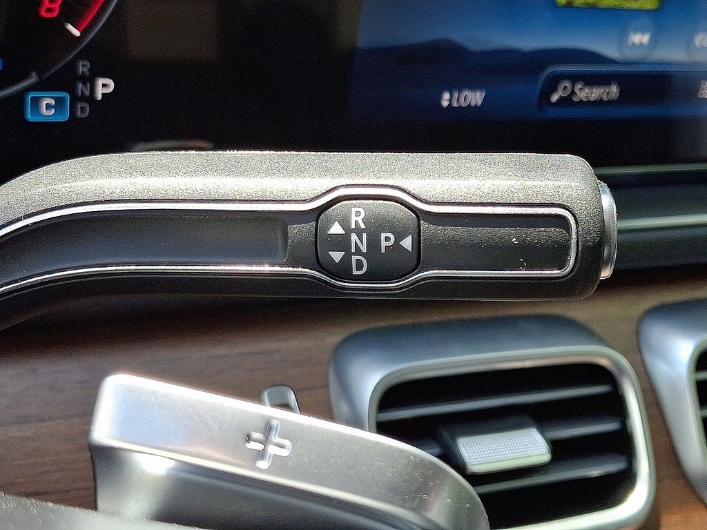 Thumbnail: 2026 Mercedes-Benz GLE - 12