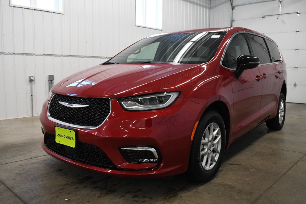 Used 2026 Red Chrysler Select image 2