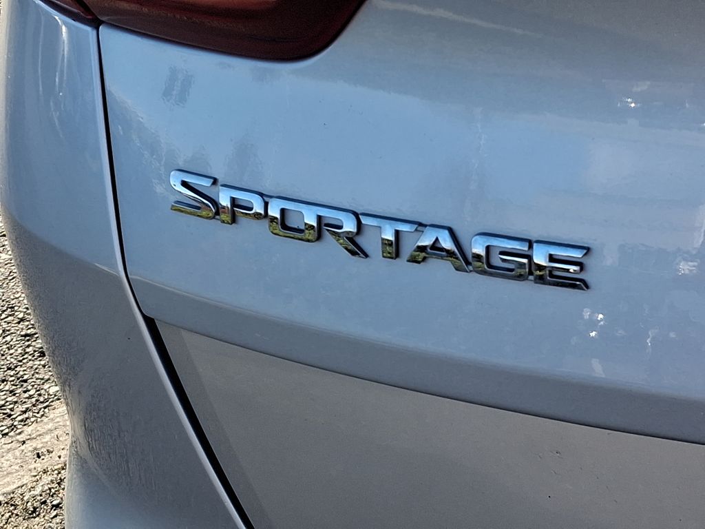 2022 Kia Sportage LX 27