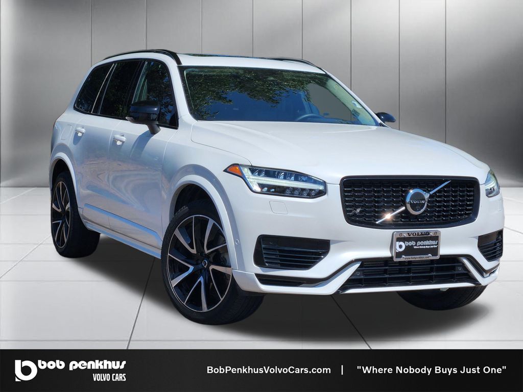 2023 Volvo XC90 Recharge Plug-In Hybrid T8 Plus Dark Theme 7 Passenger