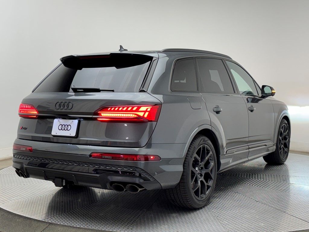 2025 Audi SQ7  11