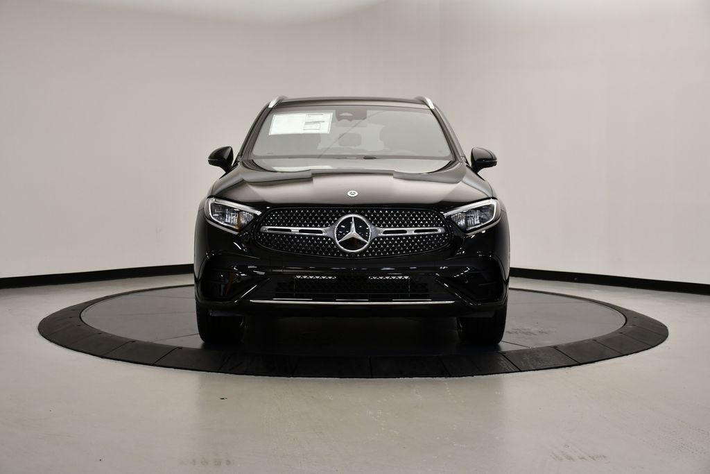 2025 Mercedes-Benz GLC 300 8