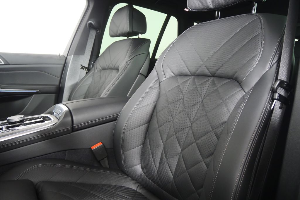 Thumbnail: 2026 BMW X5 - 9