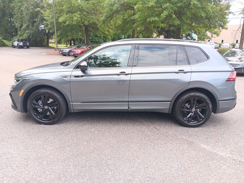 2024 Volkswagen Tiguan 2.0T SE R-Line Black 2