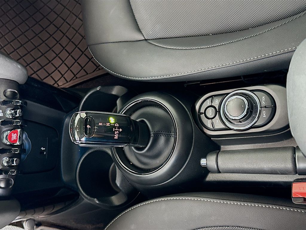 Thumbnail: 2023 MINI Cooper - 17