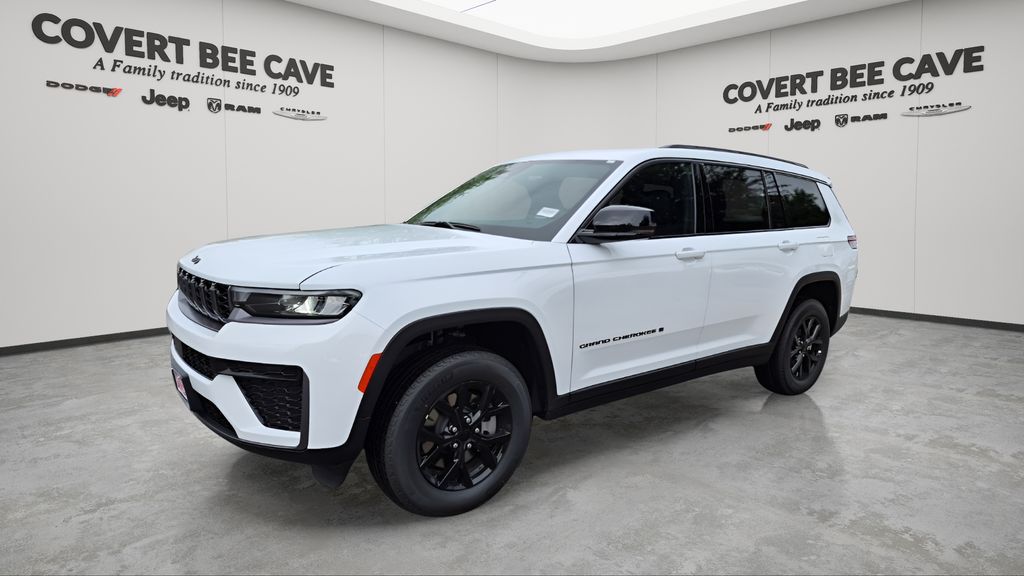 New 2026 White/off-white Jeep Laredo image 3