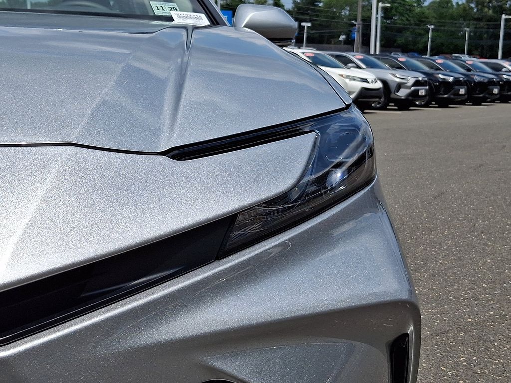 Thumbnail: 2025 Toyota Camry - 9