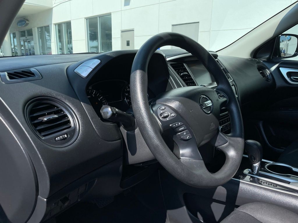 Thumbnail: 2017 Nissan Pathfinder - 27
