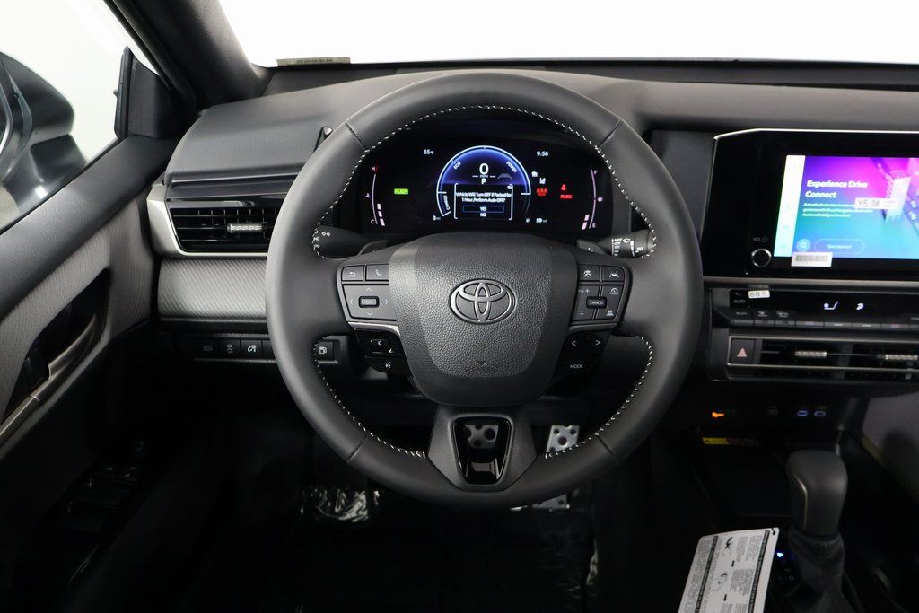 2025 Toyota Camry SE 3