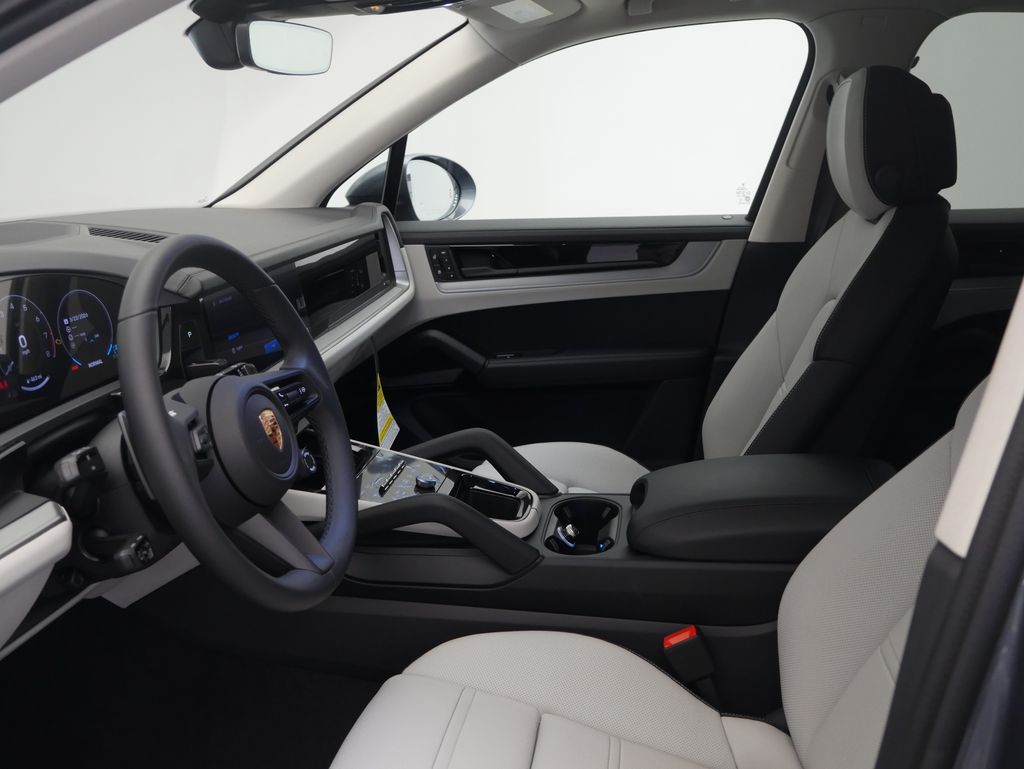 Thumbnail: 2026 Porsche Cayenne - 5