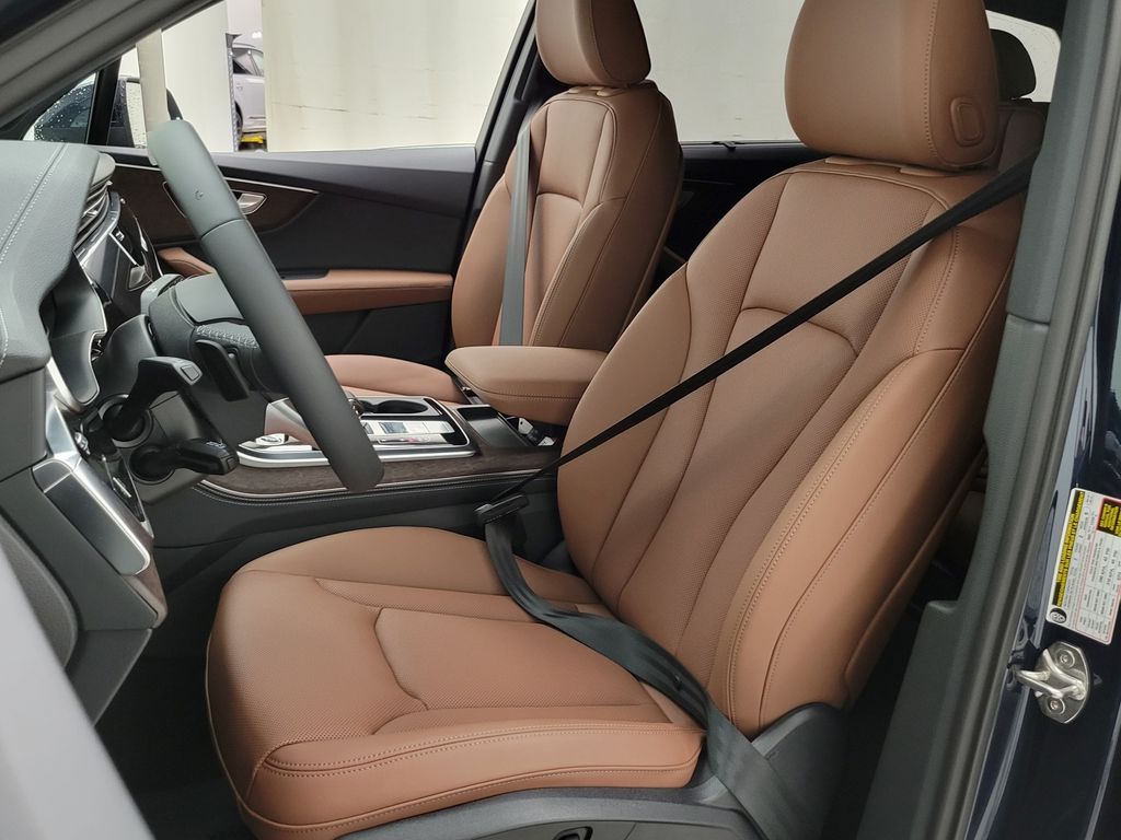 Thumbnail: 2026 Audi Q7 - 26