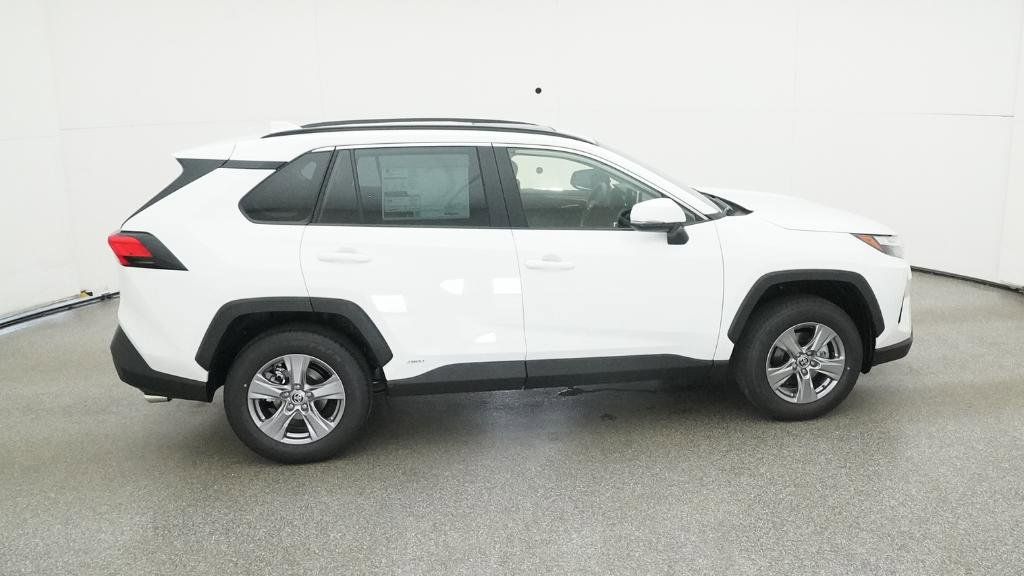 Thumbnail: 2025 Toyota RAV4 - 26
