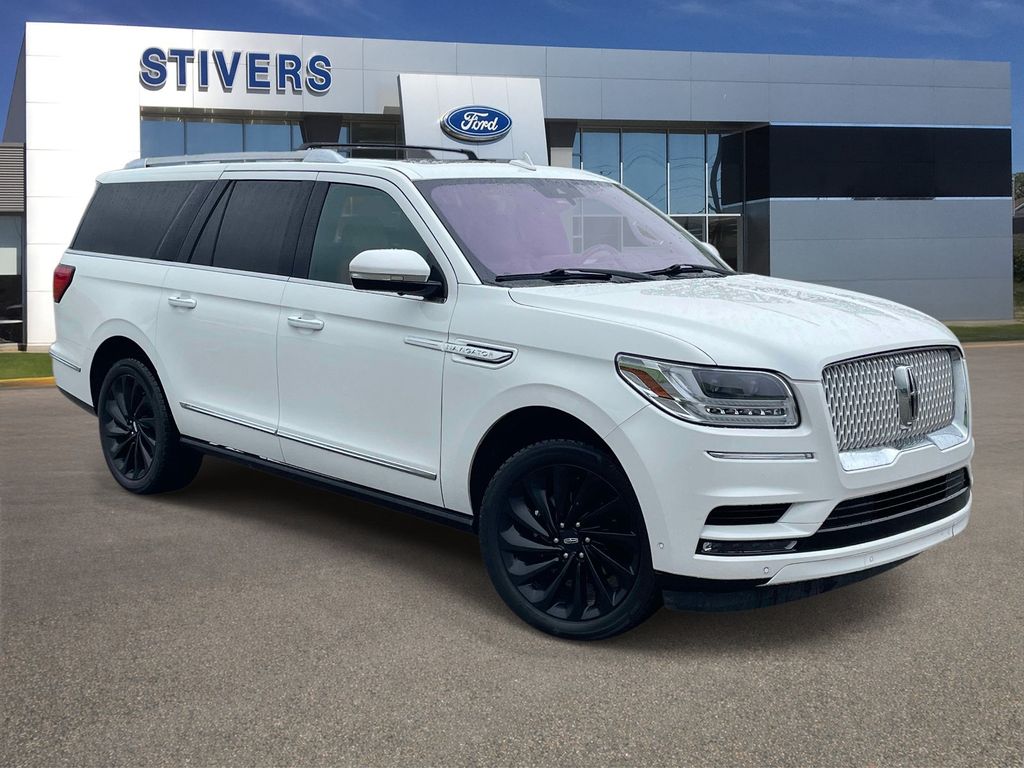 White 2020 Lincoln Navigator SUV / Crossover Four-Wheel Drive Automatic