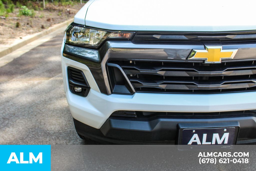 Used 2023 White Chevrolet LT image 10