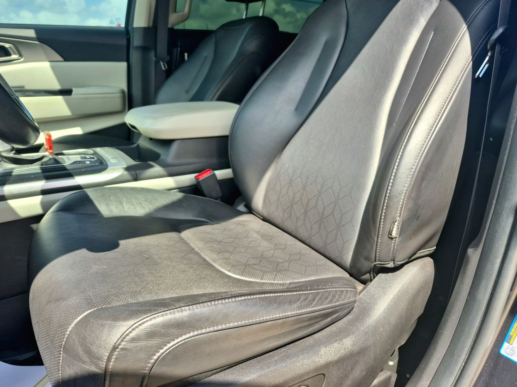 2022 Kia Carnival LXS Gray at Shottenkirk Kia Fort Bend