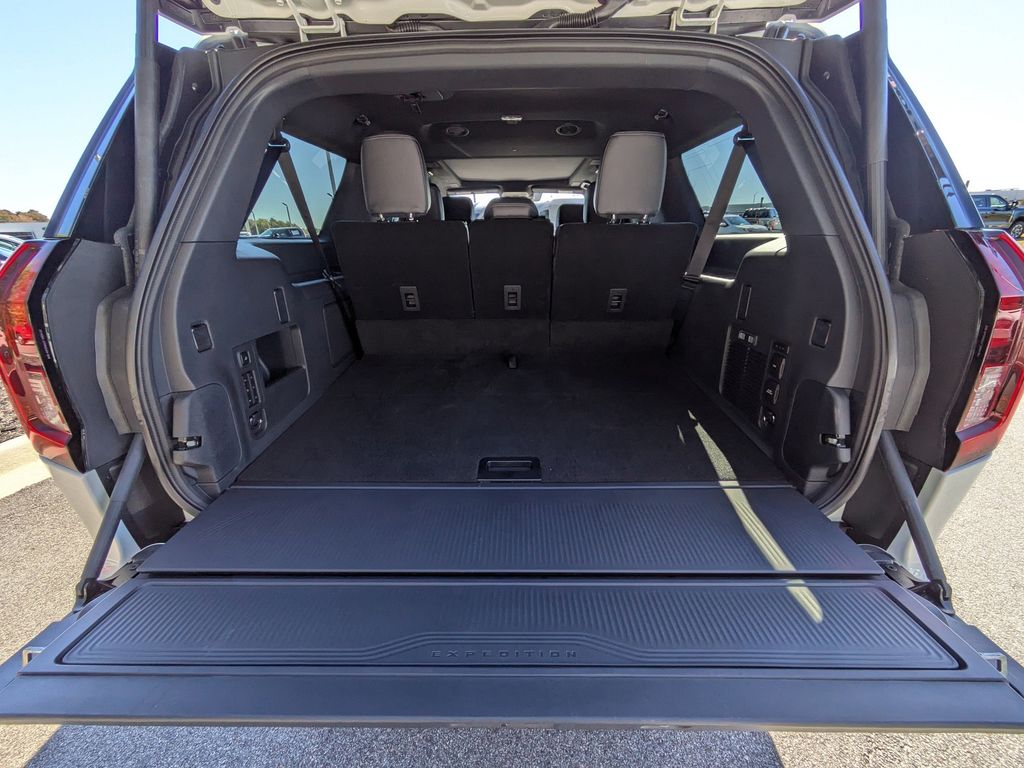 2025 Ford Expedition Platinum MAX