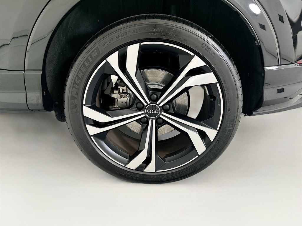 Thumbnail: 2023 Audi Q3 - 30