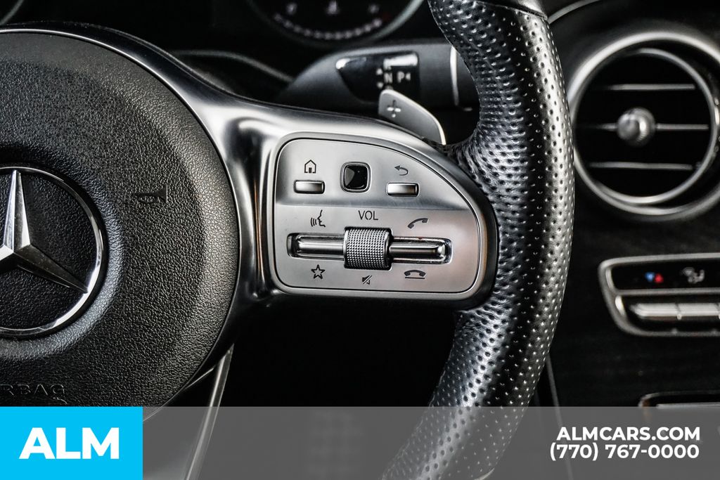 Used 2022  Mercedes-Benz GLC 300 Coupe image 30