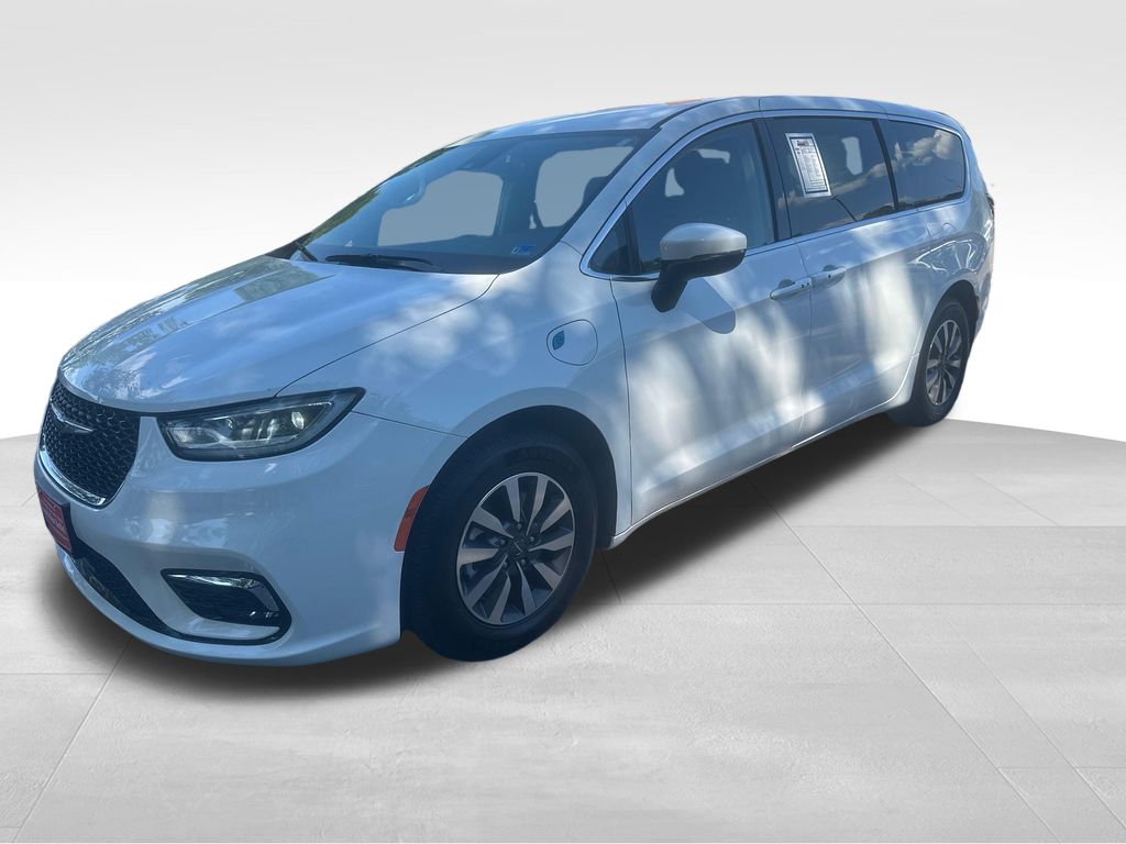 2023 Chrysler Pacifica Hybrid Touring L Hybrid's photo