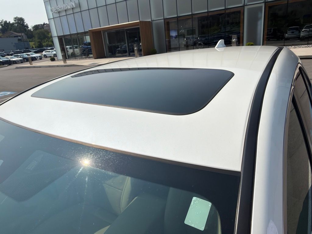 Used 2016  Acura Base image 24