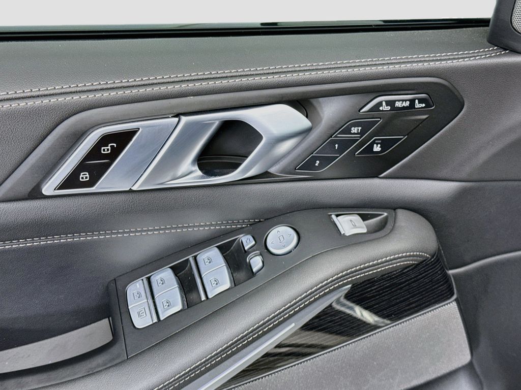Thumbnail: 2024 BMW X7 - 22