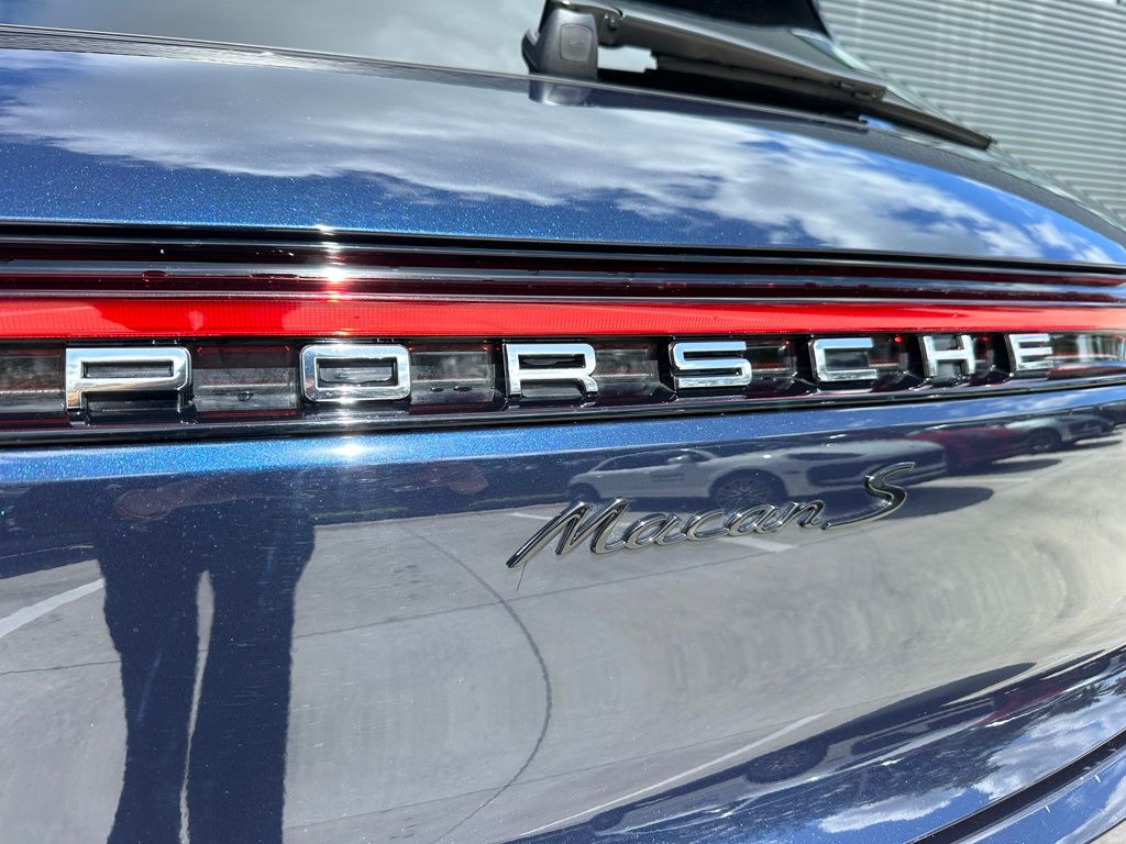 Thumbnail: 2021 Porsche Macan - 14