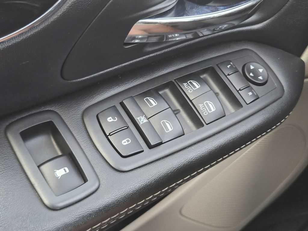 2019 Dodge Grand Caravan SXT Black at North Houston Mitsubishi