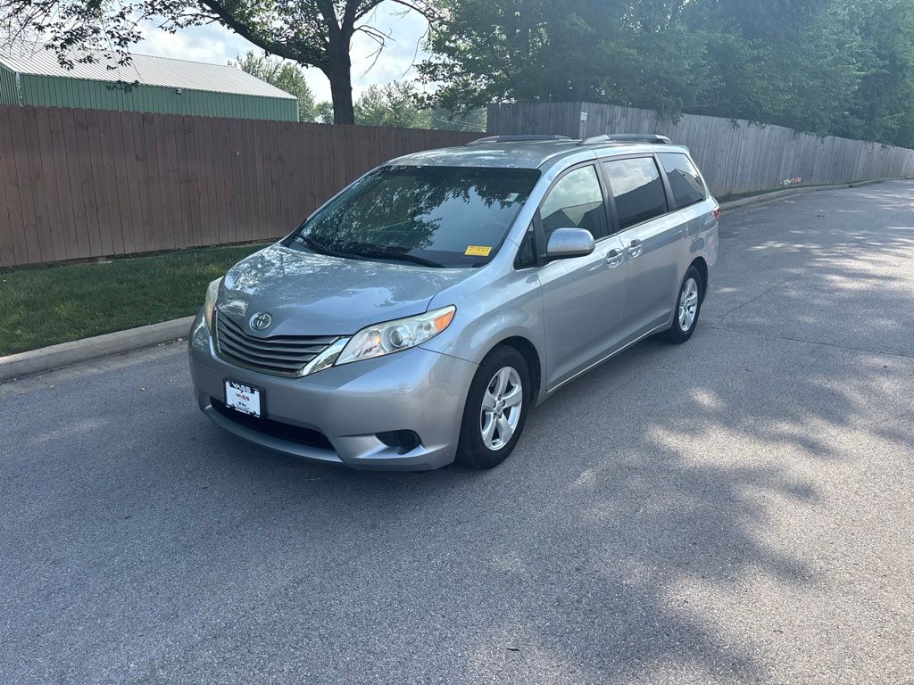 2015 Toyota Sienna LE 7-Passenger Auto Access Seat