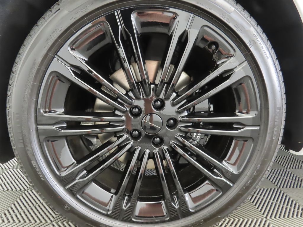 Thumbnail: 2026 Land Rover Range Rover Sport - 30