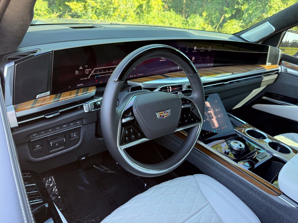 2025 Cadillac Escalade ESV Sport Platinum Silver Metallic - Jim Hudson Acura - Image 4