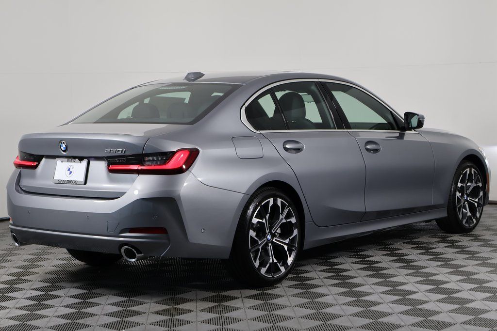 Thumbnail: 2026 BMW 3 Series - 2