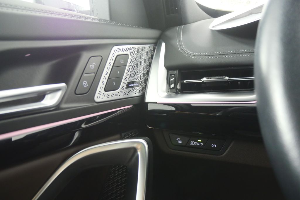 Thumbnail: 2023 BMW X1 - 17