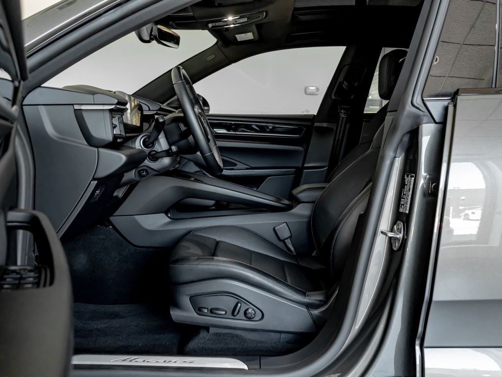 Certified Used 2024  Porsche 4 image 5