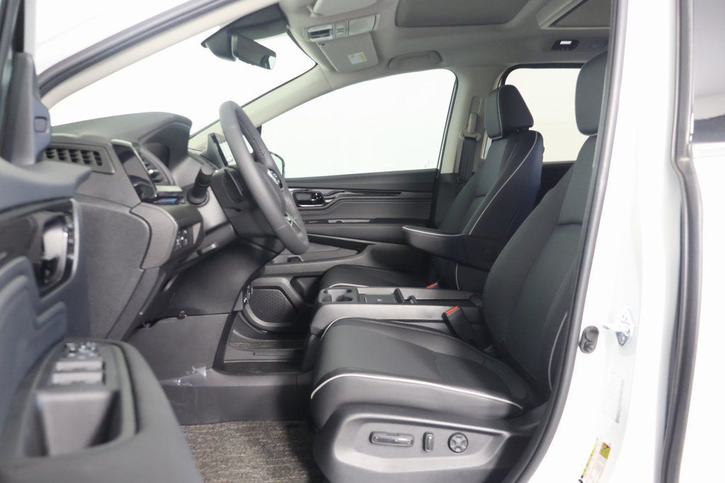 Thumbnail: 2026 Honda Odyssey - 5