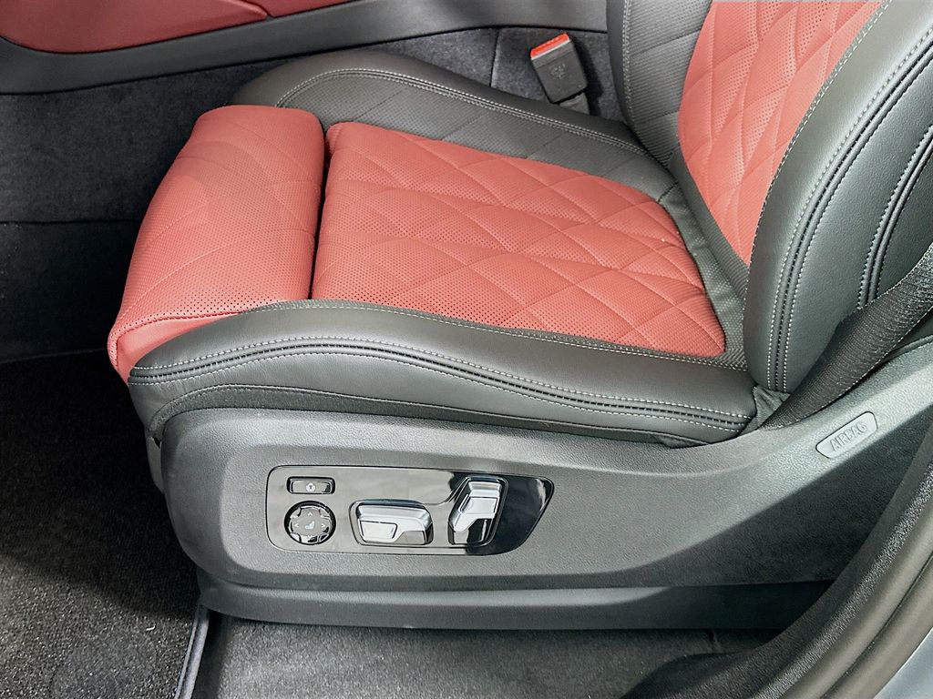 Thumbnail: 2026 BMW X6 - 21